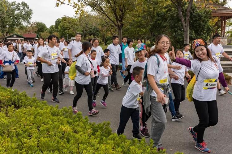 活动报道秋桂香一家人一起快乐相伴你今天来顾村公园家庭健身跑了吗